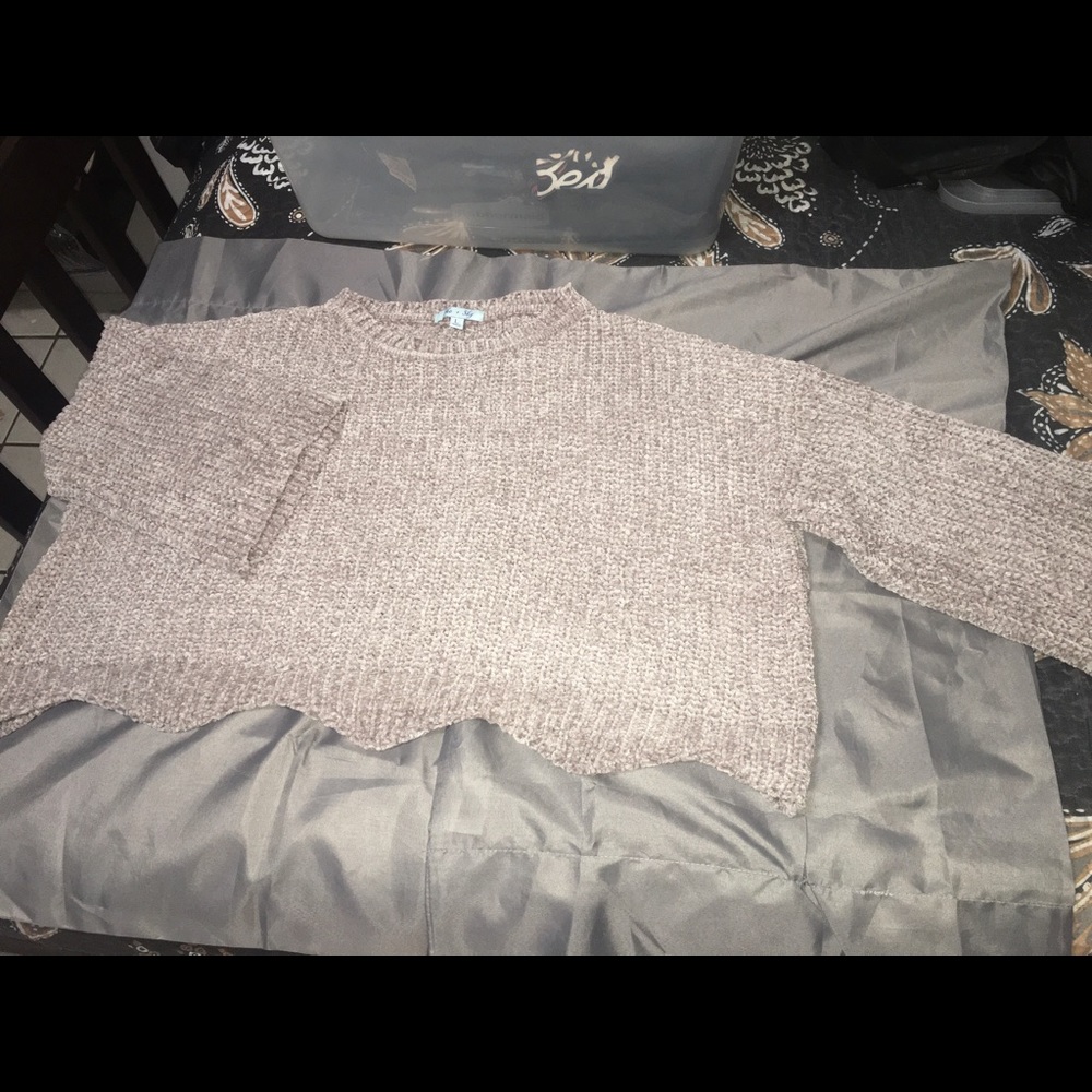 5/$25 Oversized gray knitted crop sweater